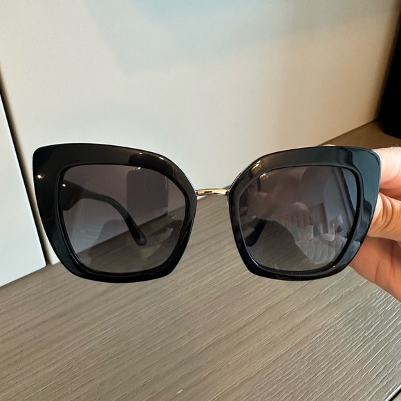 Authentic Dolce and Gabbana Women Sunglasses - Picture 7 of 9